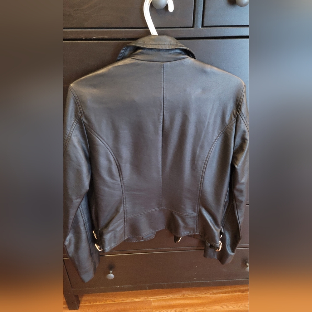 Woman Leather Jacket - Picture 2 of 4